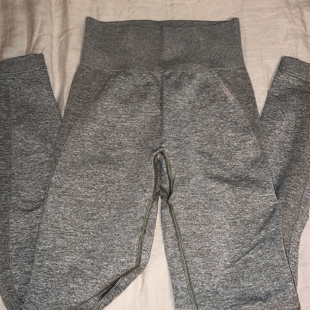 Gymshark set - Picture 3 of 3